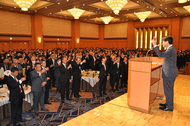 松井一郎前大阪市長が来高、 香川ニュービジネスクラブが新春講演会＆交流会を開催。