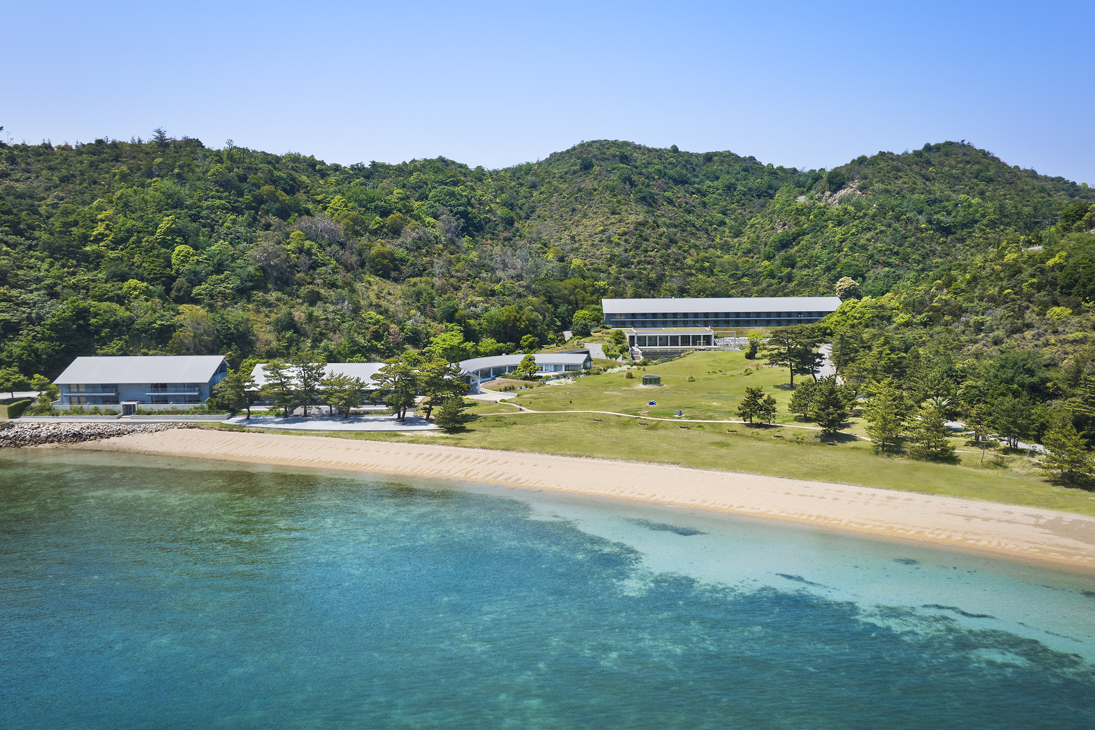 安藤忠雄建築×ミシュラン星獲得の技。直島・ベネッセハウスに究極の「瀬戸前鮨 凪」がオープン！